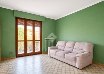 Three-room apartment Via Cacciatori Delle Alpi, Bra - photo 1