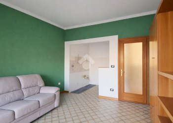 Three-room apartment Via Cacciatori Delle Alpi, Bra - photo 2