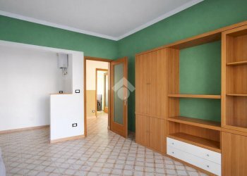 Three-room apartment Via Cacciatori Delle Alpi, Bra - photo 3