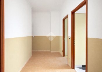 Three-room apartment Via Cacciatori Delle Alpi, Bra - photo 6