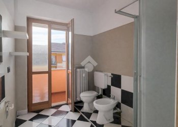 Three-room apartment Via Cacciatori Delle Alpi, Bra - photo 17