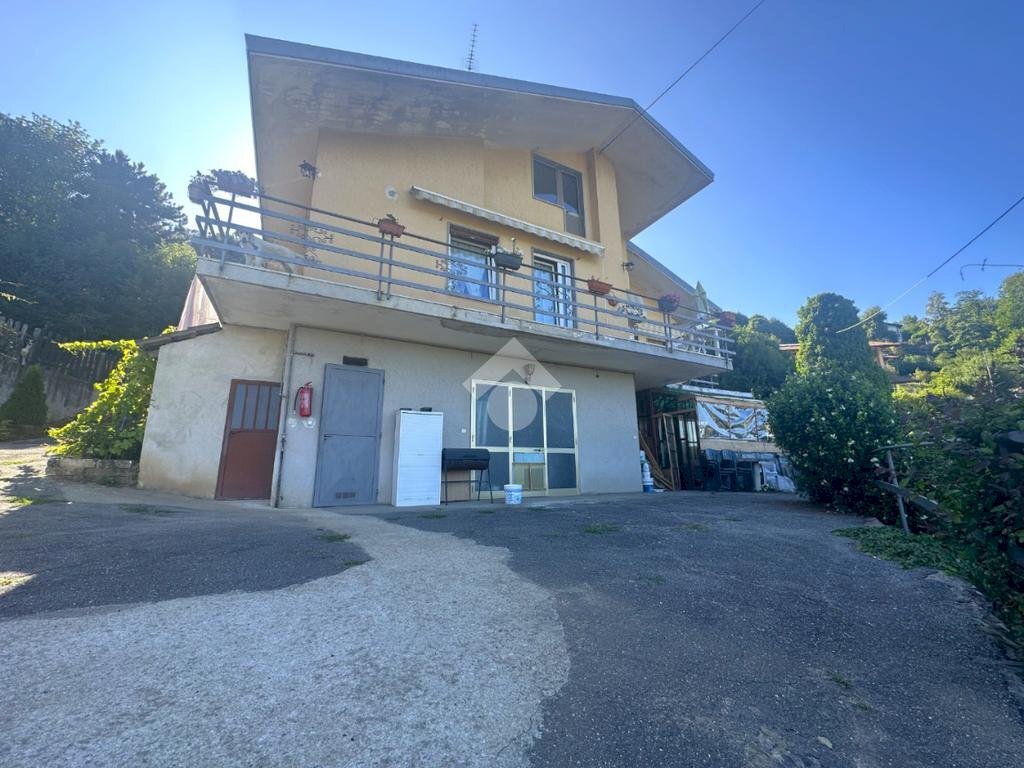 Three-family Villa Borgata Loiri, Giaveno - photo 1