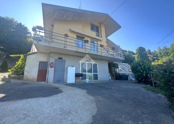 Villa Trifamiliare Borgata Loiri, Giaveno - foto 1