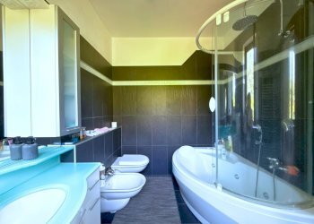 Foto 53 - Villa Via Cervinia
 
15/A, Luino - foto 53