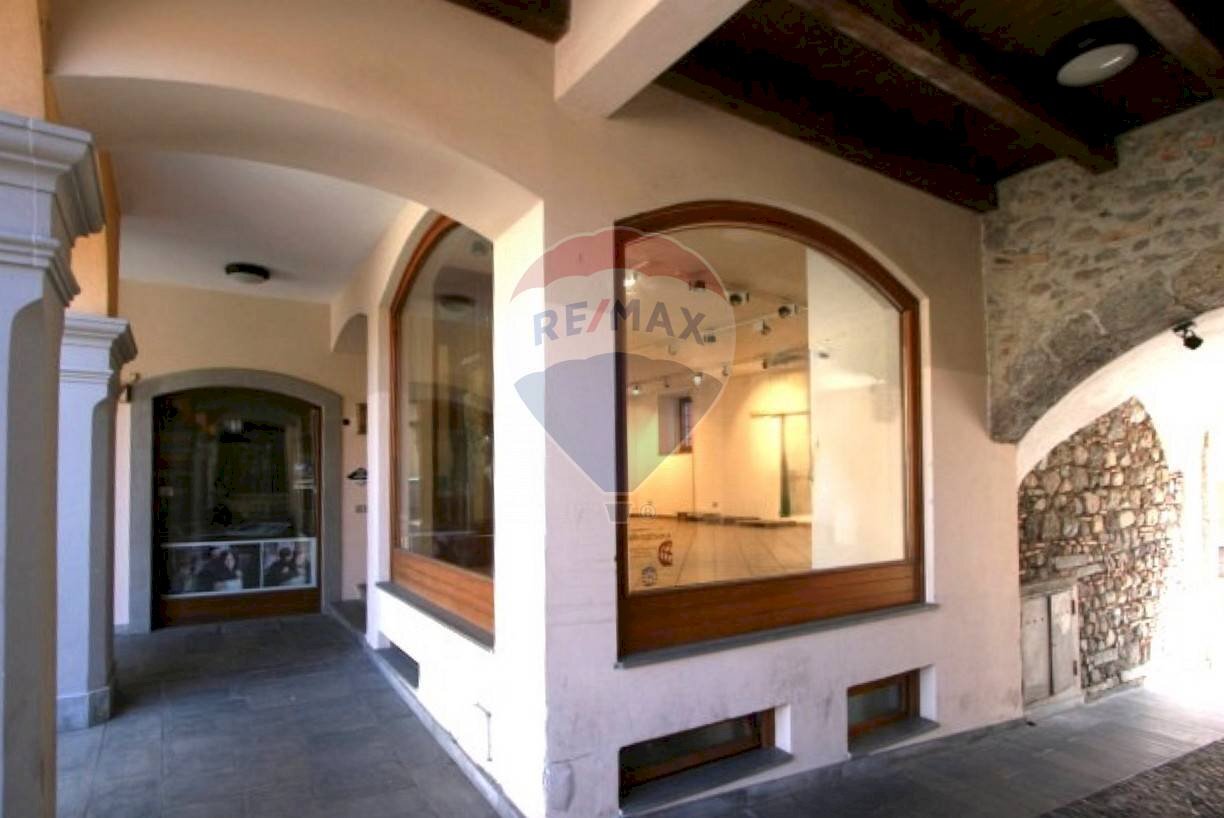 Hall / corridoio - Commercial Premises Via de Bernardi Bonomo
 
17, Clusone - photo 3