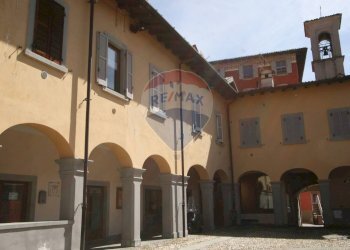 Edificio all\'aperto - Commercial Premises Via de Bernardi Bonomo
 
17, Clusone - photo 14