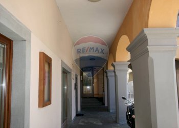 Hall / corridoio - Commercial Premises Via de Bernardi Bonomo
 
17, Clusone - photo 8