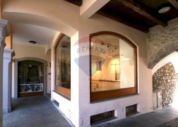 Hall / corridoio - Commercial Premises Via de Bernardi Bonomo
 
17, Clusone - photo 3