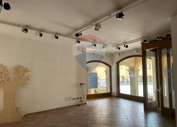 Stanza vuota - Commercial Premises Via de Bernardi Bonomo
 
17, Clusone - photo 10
