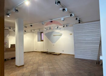 Stanza vuota - Commercial Premises Via de Bernardi Bonomo
 
17, Clusone - photo 19