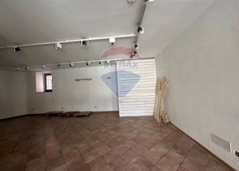 Stanza vuota - Commercial Premises Via de Bernardi Bonomo
 
17, Clusone - photo 18