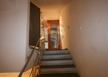 Scale - Commercial Premises Via de Bernardi Bonomo
 
17, Clusone - photo 20