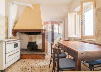 Sala da pranzo - Quadrilocale Via Montebello
 
127, Ischia di Castro - foto 4