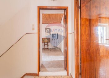 Hall / corridoio - Quadrilocale Via Montebello
 
127, Ischia di Castro - foto 16