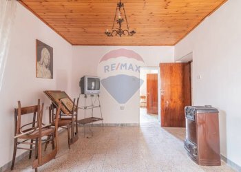 Hall / corridoio - Quadrilocale Via Montebello
 
127, Ischia di Castro - foto 23