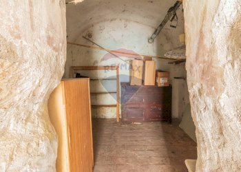 Stanza vuota - Quadrilocale Via Montebello
 
127, Ischia di Castro - foto 32