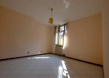 Camera da letto - Trilocale via Sebastiano Oderda, 15, Mondovì - foto 11