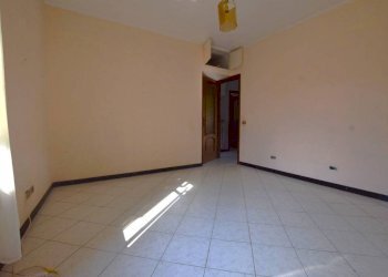 Camera da letto - Trilocale via Sebastiano Oderda, 15, Mondovì - foto 5