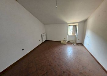 Camera da letto - Trilocale via Umberto I, Contigliano - foto 9