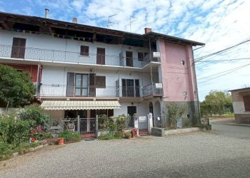 Facciata - Casa indipendente Cascina Stoccada, 9, Cavallirio - foto 1