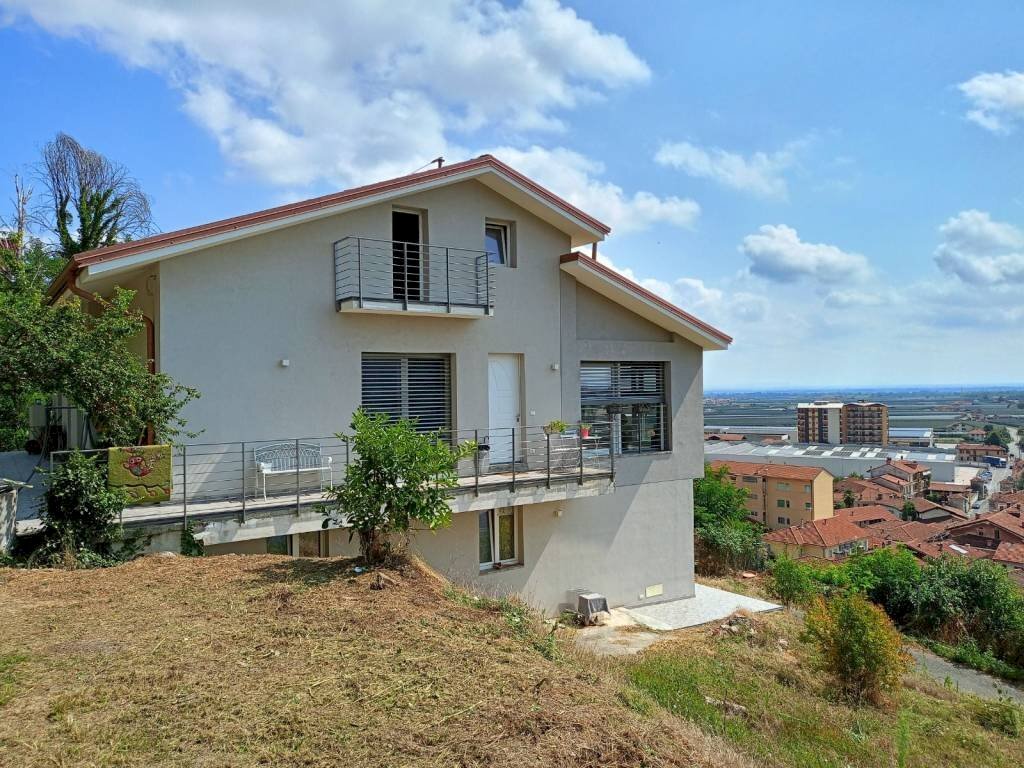 Facciata - Villa via Viassa, 4, Verzuolo - foto 1