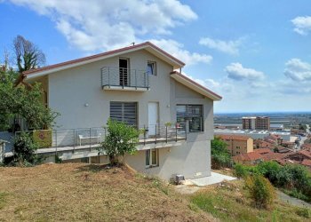 Facciata - Villa via Viassa, 4, Verzuolo - foto 1