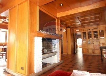 Sala da pranzo - Hotel Via Cuasso al Piano
1, Cuasso al Monte - foto 20