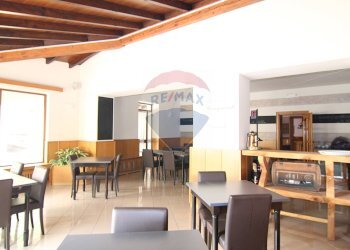 Sala da pranzo - Hotel Via Cuasso al Piano
1, Cuasso al Monte - foto 23