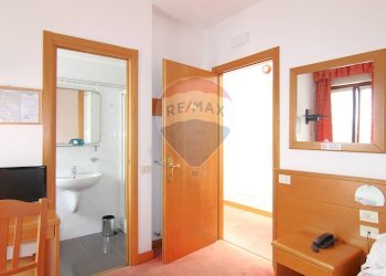 Camera / camera da letto - Hotel Via Cuasso al Piano
1, Cuasso al Monte - foto 36