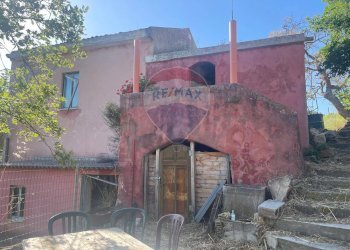 Casa all\'aperto - Casa indipendente casale di tifani
 
snc, Castelmola - foto 14