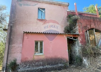 Casa all\'aperto - Casa indipendente casale di tifani
 
snc, Castelmola - foto 22