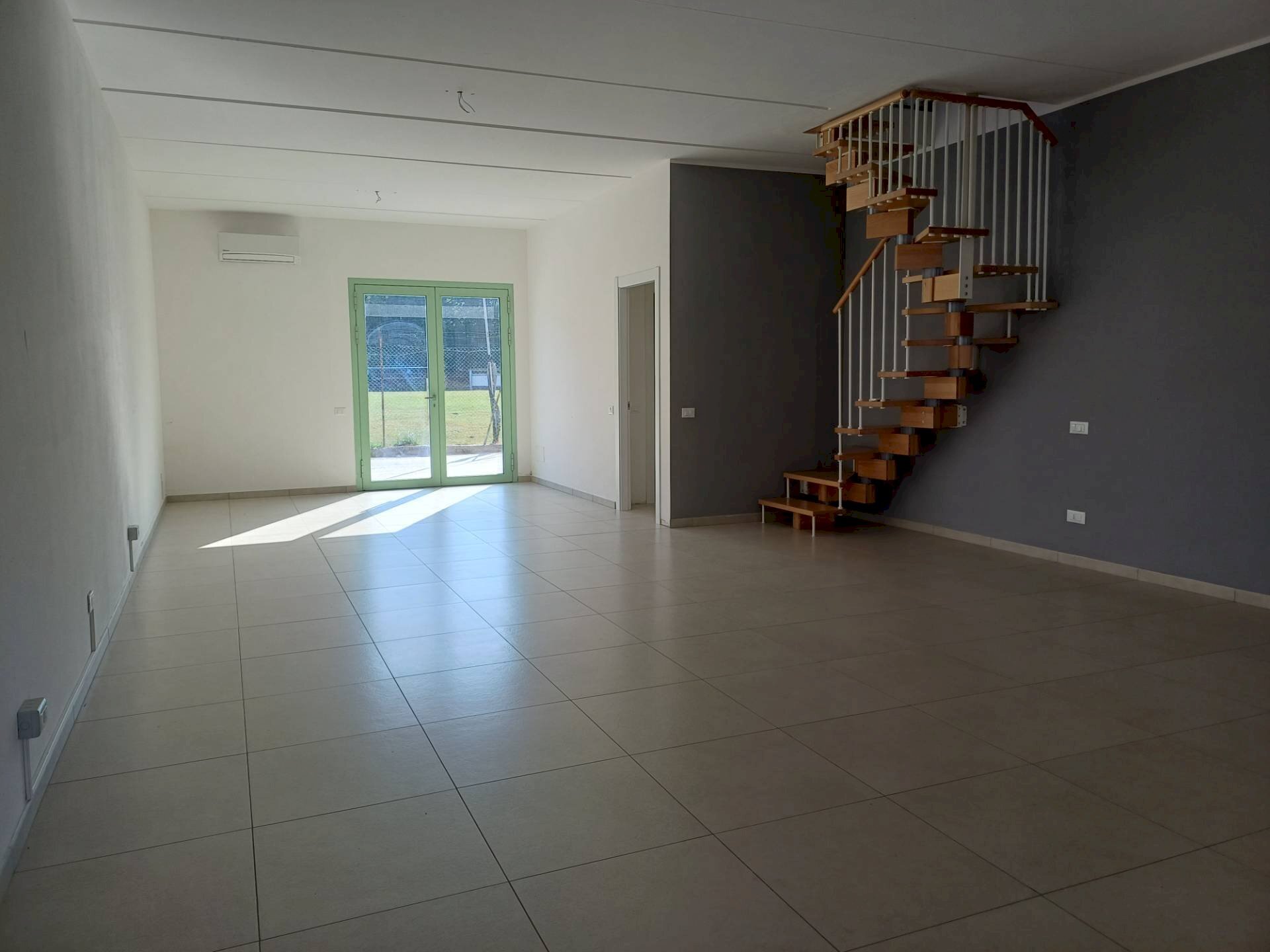 Foto 1 - Attività Commerciale via statale 12
 
-, San Giuliano Terme - foto 1