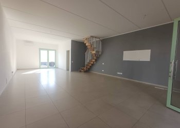 Foto 2 - Attività Commerciale via statale 12
 
-, San Giuliano Terme - foto 2