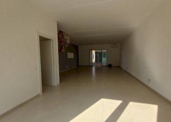 Foto 5 - Attività Commerciale via statale 12
 
-, San Giuliano Terme - foto 5