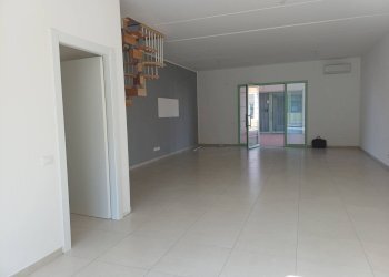 Foto 7 - Attività Commerciale via statale 12
 
-, San Giuliano Terme - foto 7