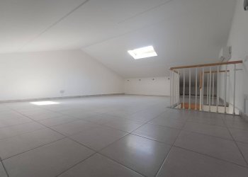 Foto 10 - Attività Commerciale via statale 12
 
-, San Giuliano Terme - foto 10