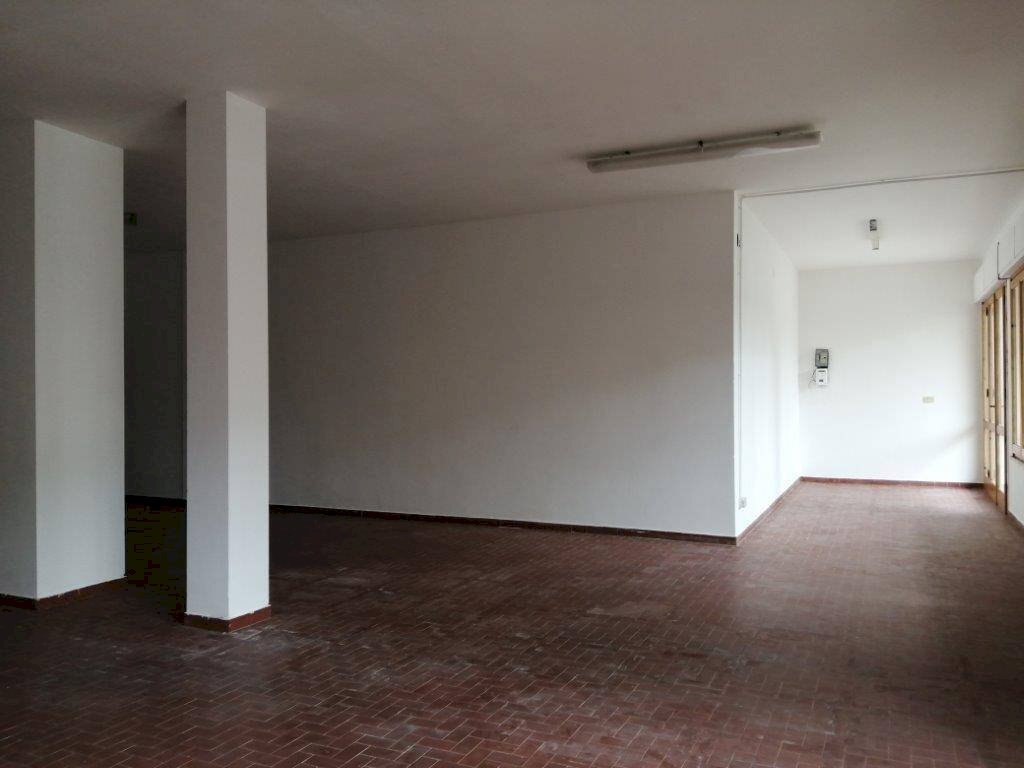 Foto 3 - Attività Commerciale Via Chiavaccini, Ponsacco - foto 3