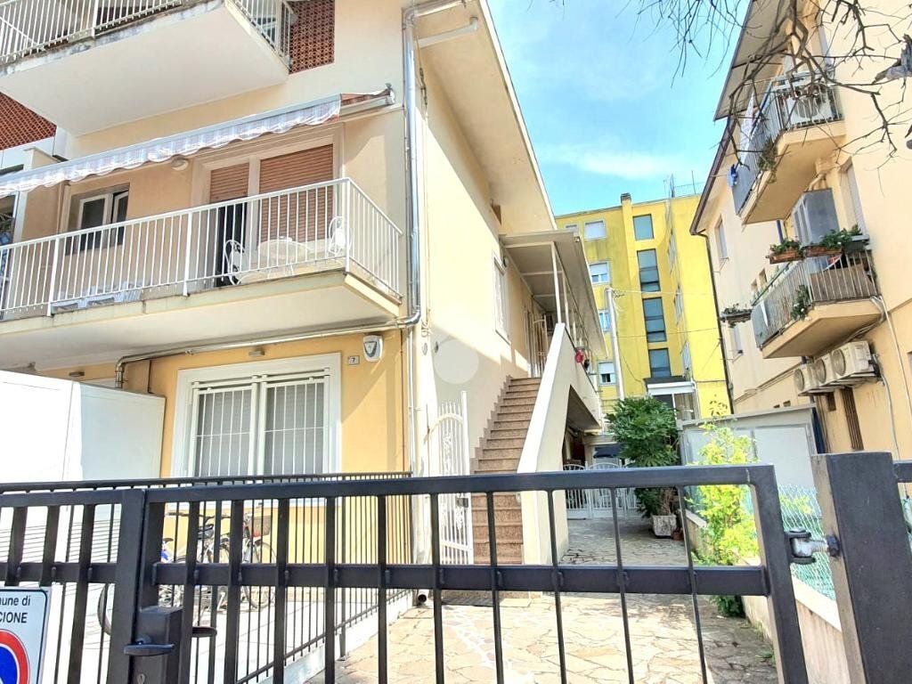 Four-room apartment Viale Noli, Riccione - photo 1