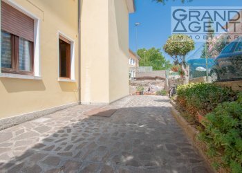 Foto 3 - Quadrilocale Via Giacomo Leopardi, Garda - foto 3