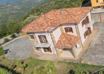 Foto 6 - Villa Via Municipio
 
Snc, Lustra - foto 6