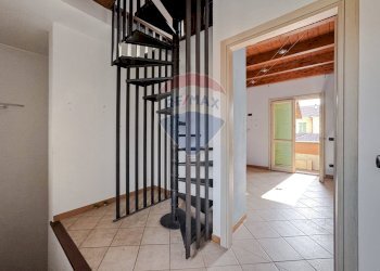 Scale - Villa a Schiera via Cascina Gamberina
 
2, Prarolo - foto 21