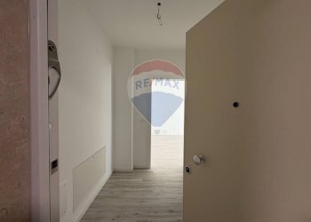 Hall / corridoio - Trilocale VIA COSTALUNGA
 
1/3, Trieste - foto 5