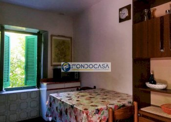 CUCINA - Casa indipendente Strada Comunale della Bassa Tambura, Massa - foto 5