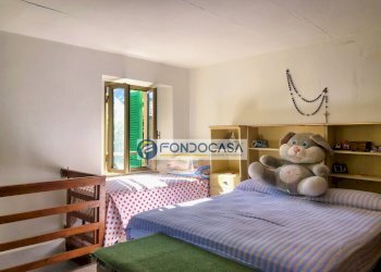 CAMERA MATRIMONIALE - Casa indipendente Strada Comunale della Bassa Tambura, Massa - foto 15