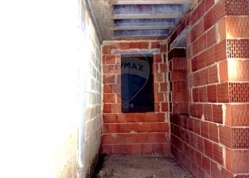 Scale - Villa a Schiera Via Piersanti Mattarella
 
5/7, San Donaci - foto 21