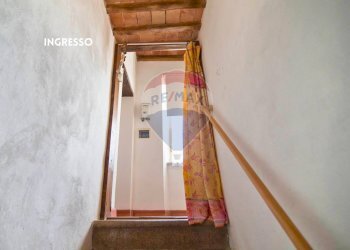 Scale - Quadrilocale VIA LARGO VITTORIO VENETO
 
14, Roccastrada - foto 8