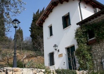 Foto 2 - Agriturismo Mandolare
 
6, Villaga - foto 2