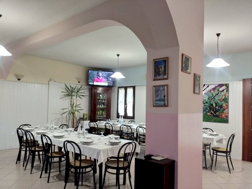 Salone - Negozio via Valle Bassa, Novi di Modena - foto 2