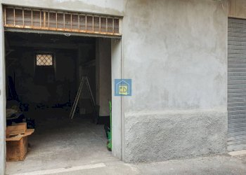 Foto 1 - Magazzino Via Maria Solari
 
2, Savona - foto 1