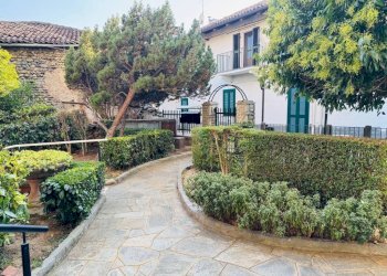 Cortile interno - Quadrilocale vicolo San Martino, 16, Rivalta di Torino - foto 1